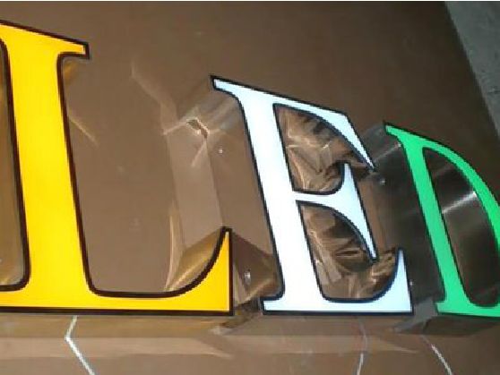 宁陵介绍LED招牌的基础知识。