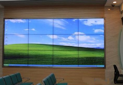 宁陵液晶拼接屏的另类用法。